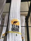 Faixa Premium Branca de Jiu Jitsu da KimonoLab Personalizadas