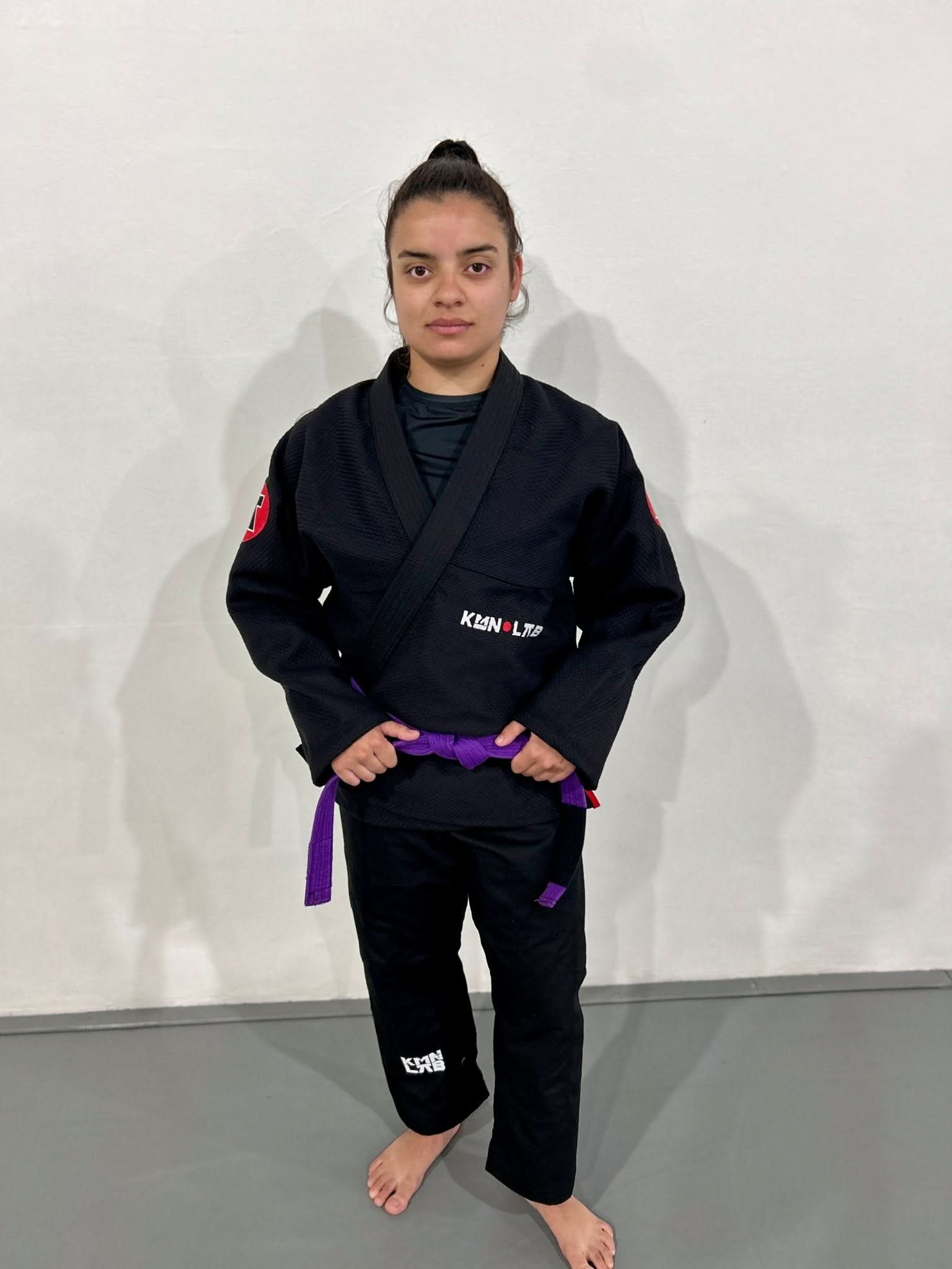 Kimono Preto de Jiu Jitsu Feminino da KimonoLab