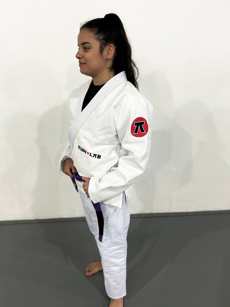 Kimono Branco de Jiu Jitsu Feminino da KimonoLab