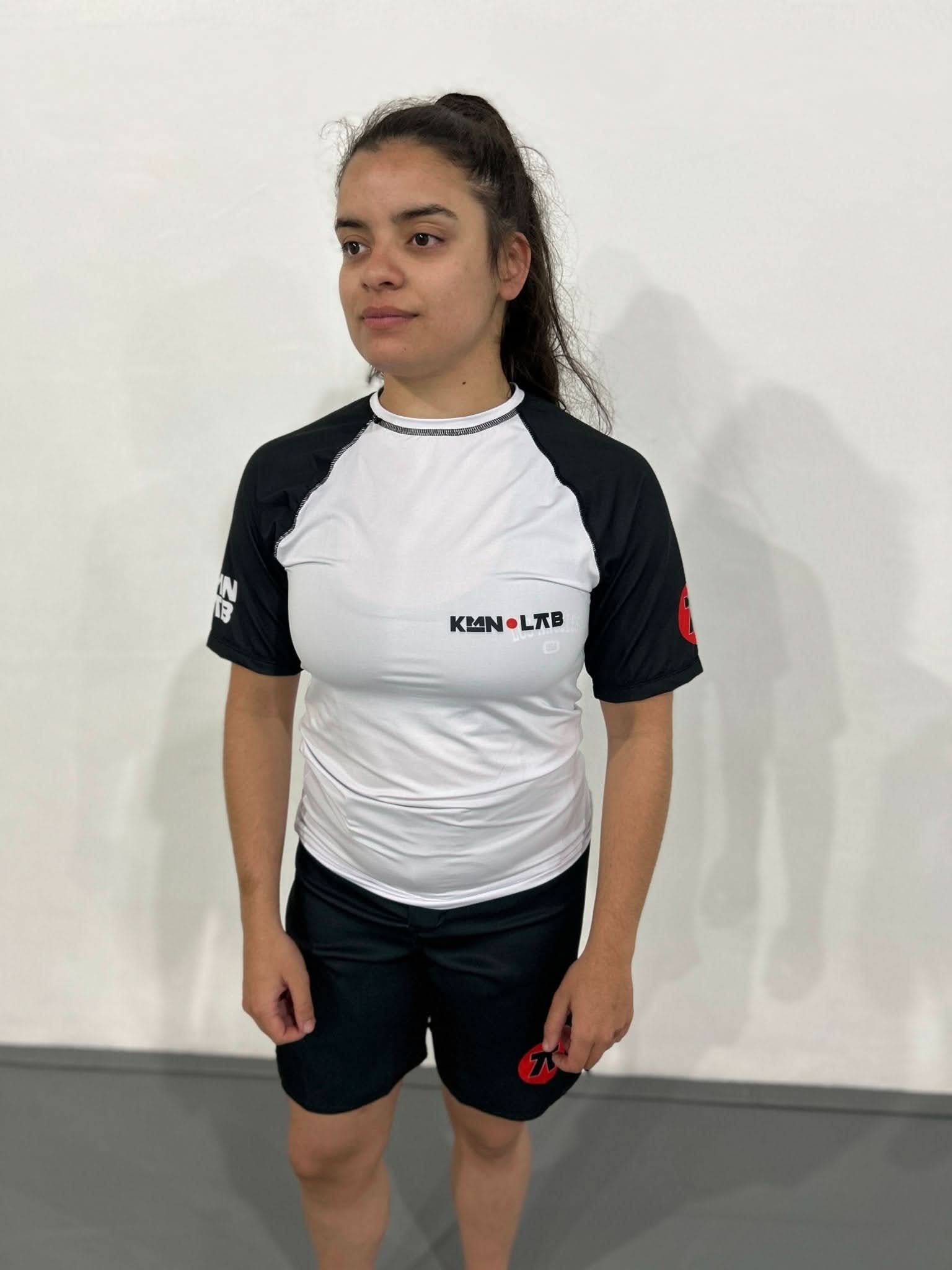 Rashguard de Jiu Jitsu branca feminina da KimonoLab